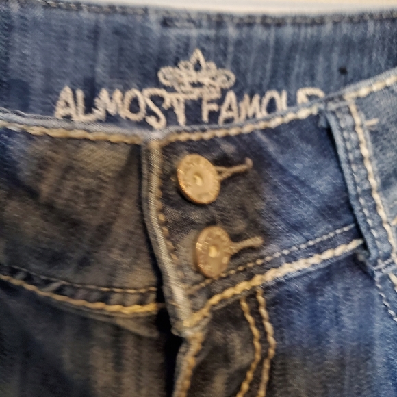 Almost Famous Ripped Denim Skinny Jeans - Size 3 - Picture 8 of 12